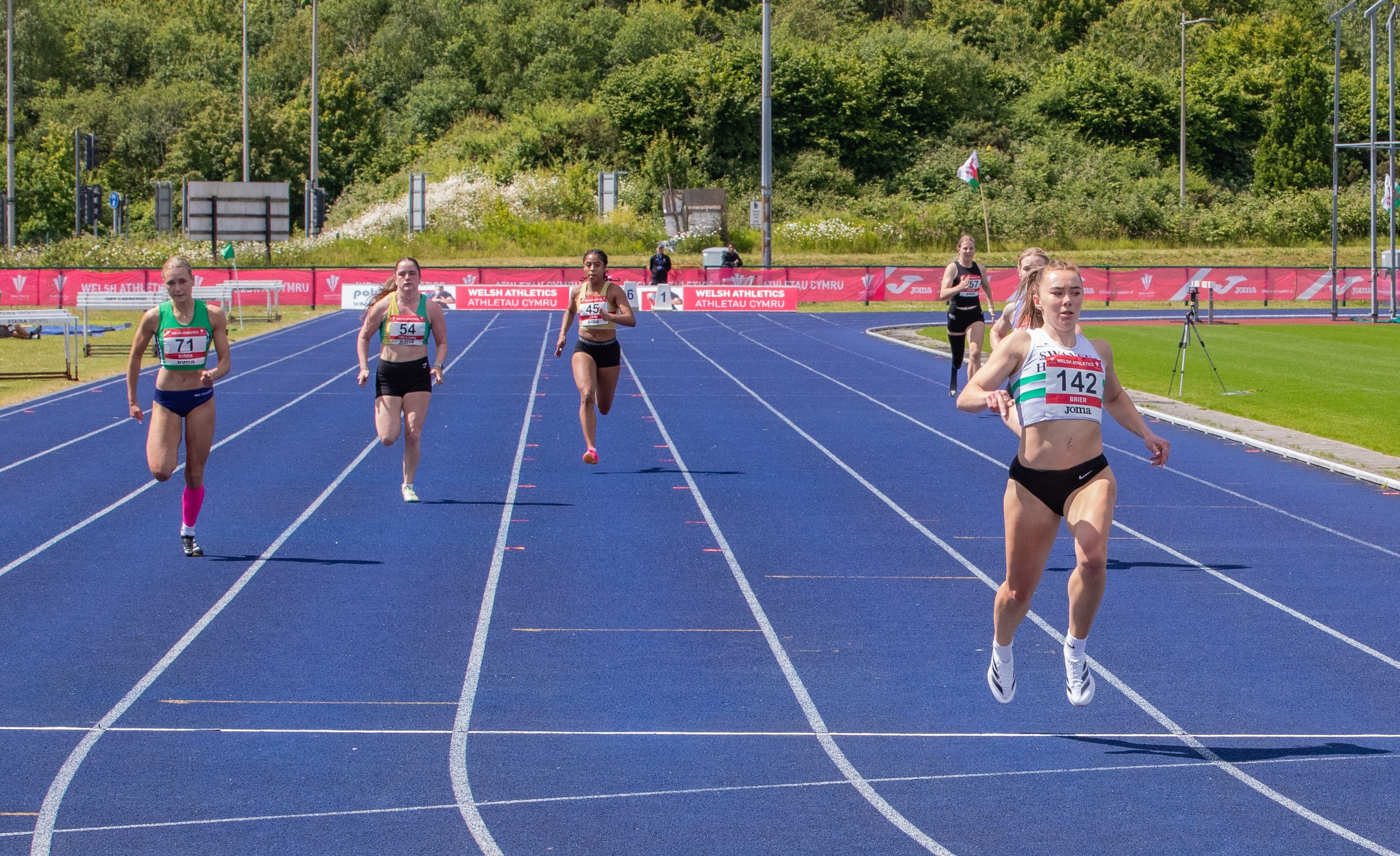 Hannah Brier taking 200m win